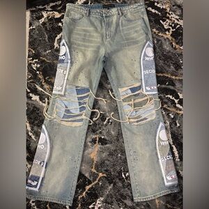 Who decide war brand men jeans